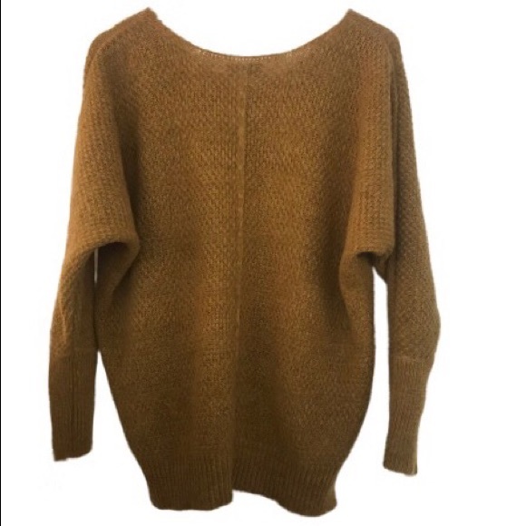 MIND Mohair & Wool High Low Gold V-Neck Sweater - Picture 4 of 7